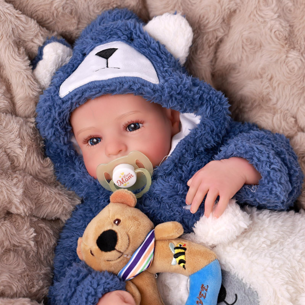 17 Inch Lifelike Reborn Baby Dolls Boy with Play Accessories Q884